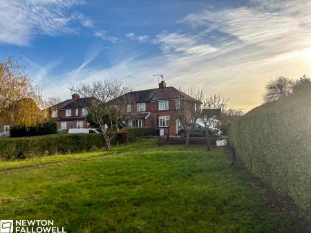 2 bedroom Semi-detached house for sale in Lincoln Road, Tuxford, NG22