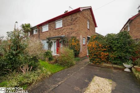 3 bedroom Semi-detached house for sale in Lawnwood Avenue, Elkesley, DN22