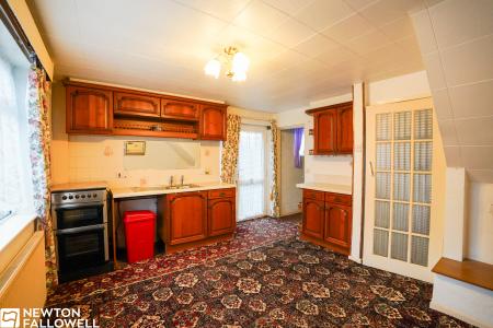 3 bedroom Semi-detached house for sale in Lawnwood Avenue, Elkesley, DN22