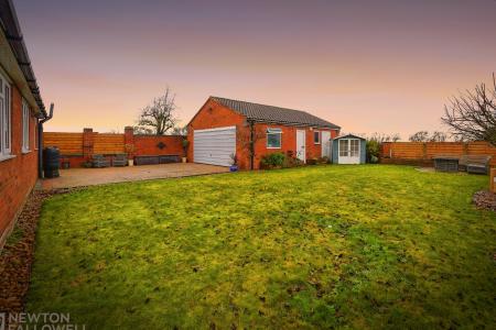 5 bedroom Bungalow for sale in Fingle St, North Leverton, North Leverton, DN22