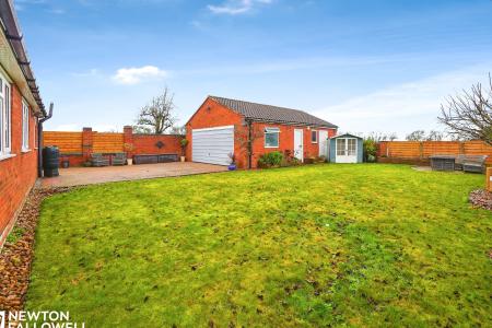 5 bedroom Bungalow for sale in Fingle St, North Leverton, North Leverton, DN22