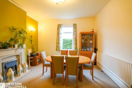 4 bedroom Town house for sale in London Road, Retford, DN22