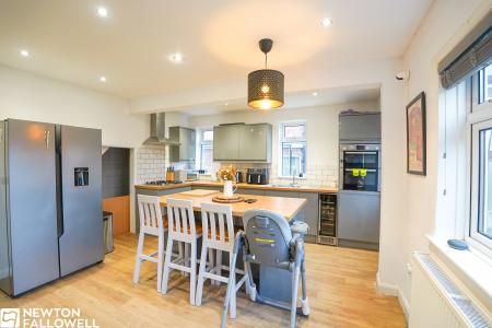 3 bedroom Semi-detached house for sale in Strawberry Road, Retford, DN22