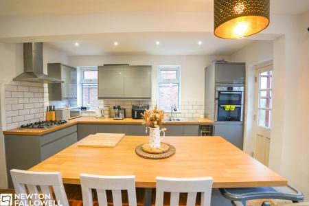 3 bedroom Semi-detached house for sale in Strawberry Road, Retford, DN22