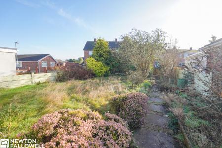 2 bedroom Semi-detached bungalow for sale in Woodside, Retford, DN22