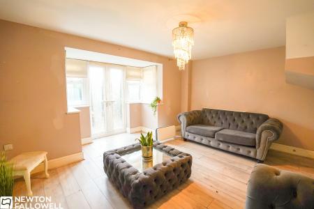 4 bedroom Semi-detached house for sale in Queen Street, Retford, DN22