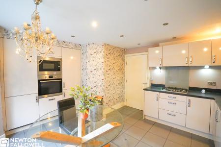 4 bedroom Semi-detached house for sale in Queen Street, Retford, DN22