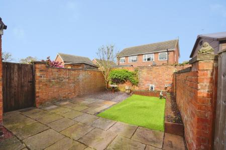 2 bedroom Terraced House for sale in Frederick Street, Retford, DN22