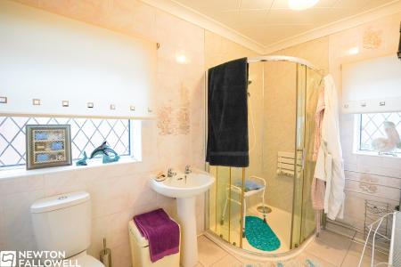 3 bedroom Semi-detached house for sale in Sandringham Road, Retford, DN22