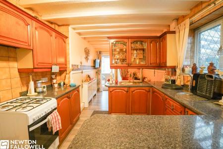 3 bedroom Semi-detached house for sale in Sandringham Road, Retford, DN22