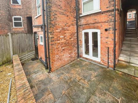 2 bedroom Flat for sale in Victoria Road, Retford, DN22
