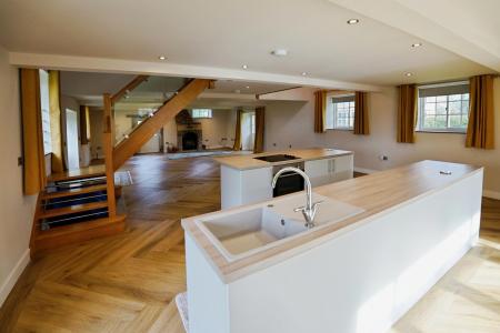 2 bedroom Detached house to let in Hickleton Hall, Doncaster, DN5