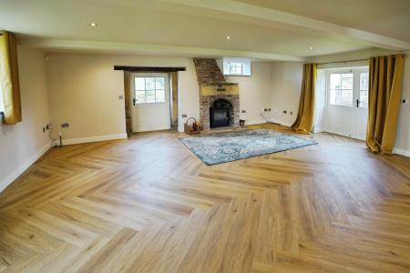 2 bedroom Detached house to let in Hickleton Hall, Doncaster, DN5