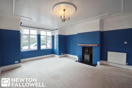 5 bedroom Detached house for sale in North Road, Retford, DN22