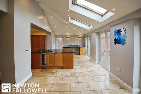5 bedroom Detached house for sale in North Road, Retford, DN22