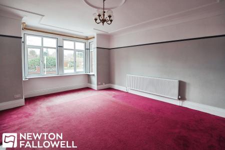 5 bedroom Detached house for sale in North Road, Retford, DN22