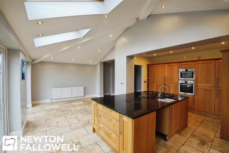 5 bedroom Detached house for sale in North Road, Retford, DN22