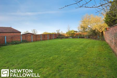 5 bedroom Detached house for sale in North Road, Retford, DN22