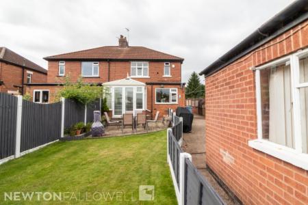 3 bedroom Semi-detached house to let in Harewood Avenue, Retford, DN22