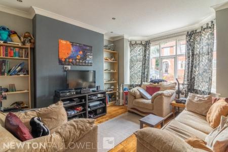 3 bedroom Semi-detached house to let in Harewood Avenue, Retford, DN22