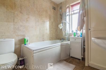 3 bedroom Semi-detached house to let in Harewood Avenue, Retford, DN22