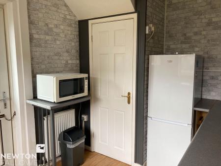 2 bedroom Semi-detached house to let in Forest View, Retford, Ordsall, DN22