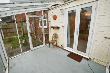 2 bedroom Semi-detached house to let in Forest View, Retford, Ordsall, DN22