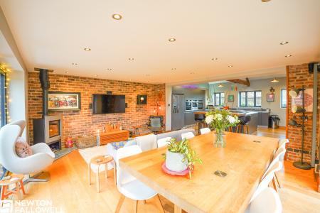 4 bedroom Barn Conversion for sale in Brough Lane, Elkesley, DN22