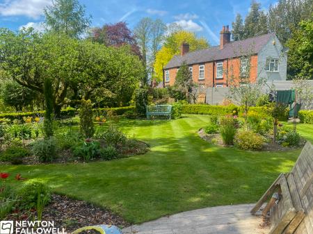 3 bedroom Detached house for sale in London Road, Retford, DN22