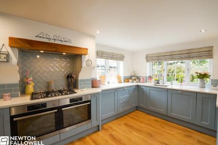 3 bedroom Detached house for sale in London Road, Retford, DN22