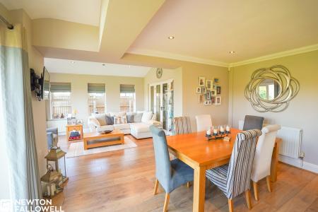 6 bedroom Detached house for sale in Rectors Gate, Retford, DN22