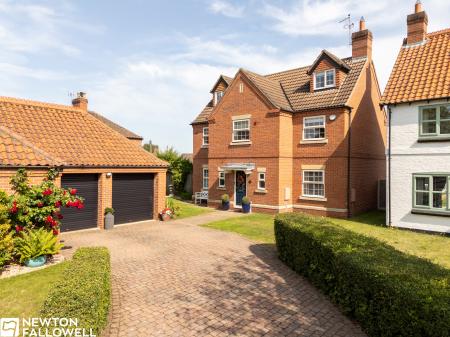 6 bedroom Detached house for sale in Rectors Gate, Retford, DN22