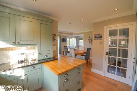 6 bedroom Detached house for sale in Rectors Gate, Retford, DN22