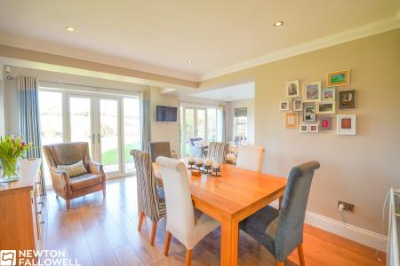 6 bedroom Detached house for sale in Rectors Gate, Retford, DN22