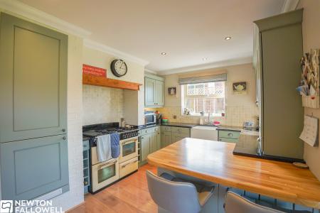 6 bedroom Detached house for sale in Rectors Gate, Retford, DN22