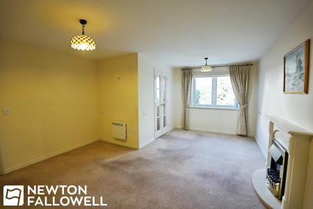 1 bedroom Flat for sale in North Road, Retford, DN22