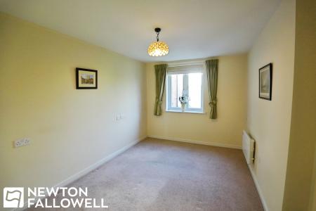 1 bedroom Flat for sale in North Road, Retford, DN22