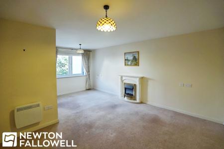 1 bedroom Flat for sale in North Road, Retford, DN22
