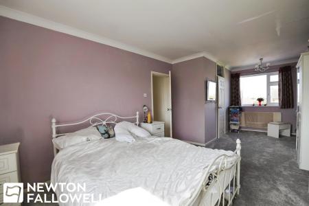 4 bedroom Detached house for sale in Grove Coach Road, Retford, DN22