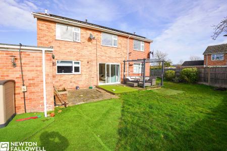 4 bedroom Detached house for sale in Grove Coach Road, Retford, DN22