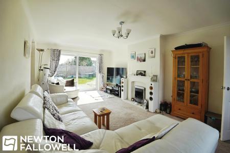 4 bedroom Detached house for sale in Grove Coach Road, Retford, DN22