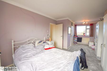 4 bedroom Detached house for sale in Grove Coach Road, Retford, DN22