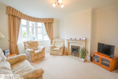 3 bedroom Semi-detached house for sale in Bigsby Road, Retford, DN22