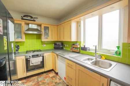 3 bedroom Terraced House for sale in High Street, Ordsall, DN22