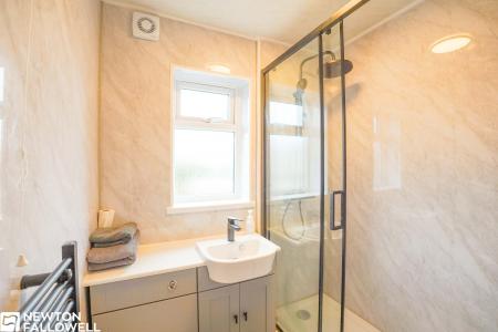 3 bedroom Terraced House for sale in High Street, Ordsall, DN22