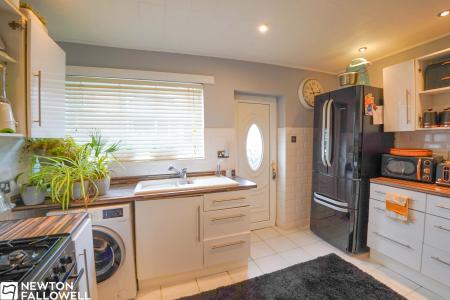 3 bedroom Semi-detached house for sale in Denman Close, Retford, DN22