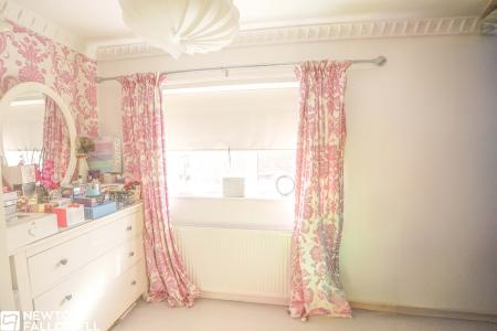 3 bedroom Semi-detached house for sale in Denman Close, Retford, DN22