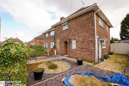 3 bedroom Semi-detached house for sale in Denman Close, Retford, DN22