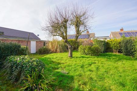 3 bedroom Bungalow for sale in Main Street Retford Nottinghamshire, North Leverton, DN22