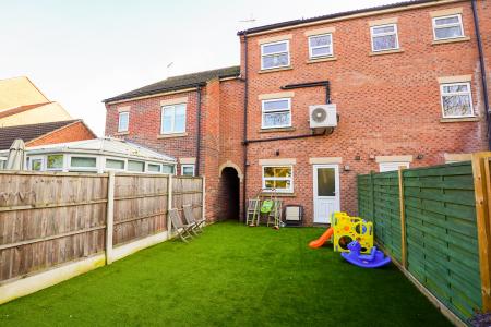 3 bedroom Town house for sale in Eldon Green, Tuxford, NG22